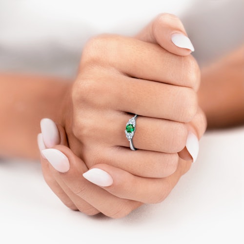 Pierścionek zaręczynowy Fairytale: białe złoto, szmaragd